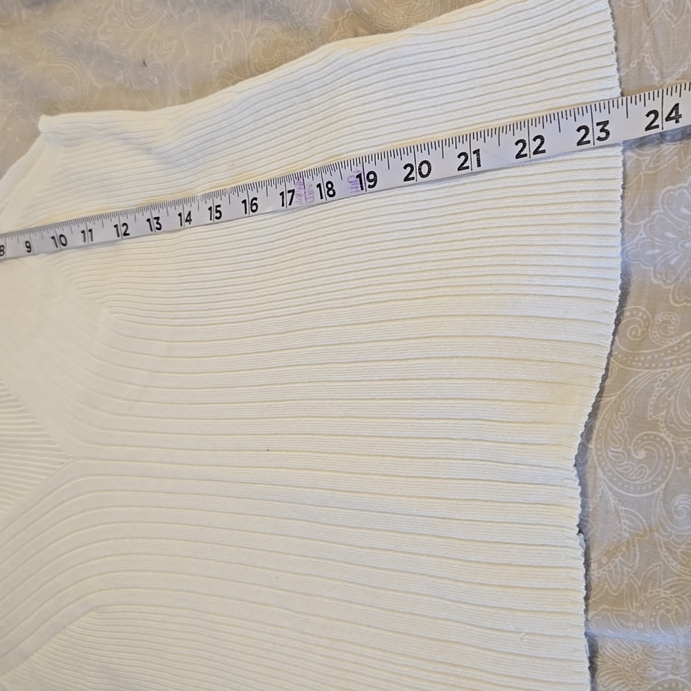 Express Women's White Ribbed Sleeveless Lightweight Sweater Size M Stretch - Picture 7 of 8